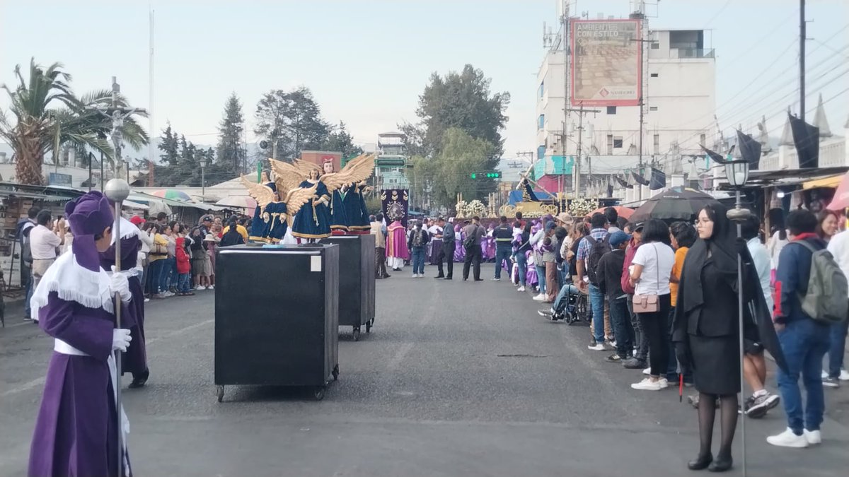 Se apoya con regulacion Cortejo procesional de la Iglesia San Nicolas #TransitoXela