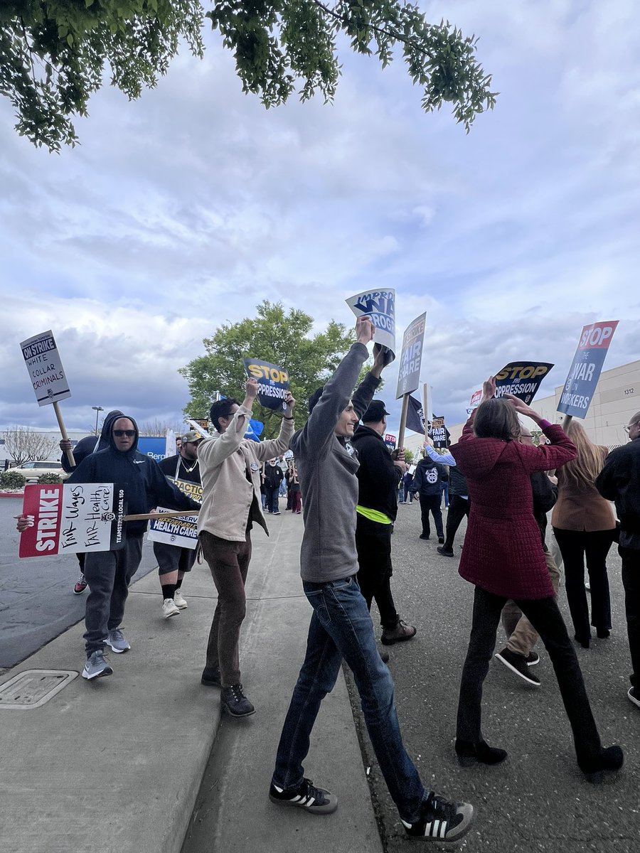TEAMSTERS AT CENCORA/AMERISOURCEBERGEN RALLY FOR FAIR CONTRACT IN SACRAMENTO Striking Teamsters at pharmaceutical giant @CencoraGlobal (formerly known as AmerisourceBergen) rallied today outside the company’s Sacramento distribution center. The 124 warehouse workers are members