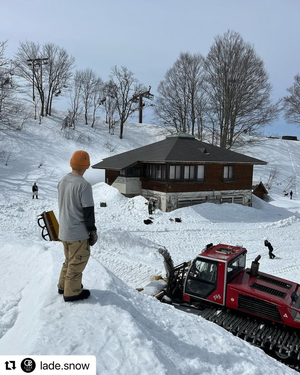 Yudono_Skiarea's tweet image. 面白そうな特設コースが少しずつ形になってきました！

今年も豪華ライダーが大集合です🔥

・・・
#drrreamsession2024 
#futurelab 
@yudonosan 
3/30-31 March