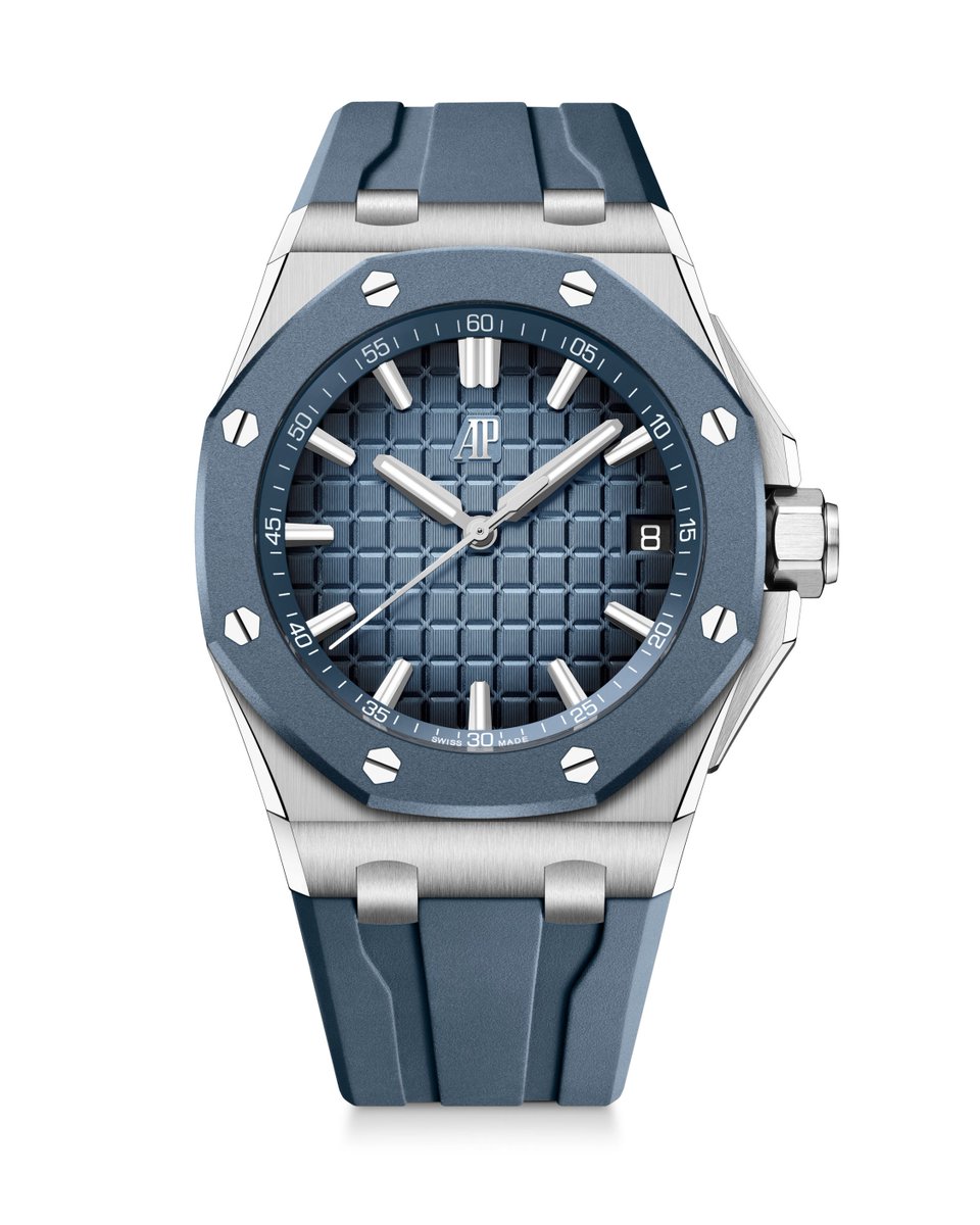 Breathing some energy into an old favorite, Audemars Piguet has introduced its latest edition of the Royal Oak Offshore Selfwinding 43 MM, this time bringing together smoky blue details with a familiar steel aesthetic watchtime.com/featured/steel…