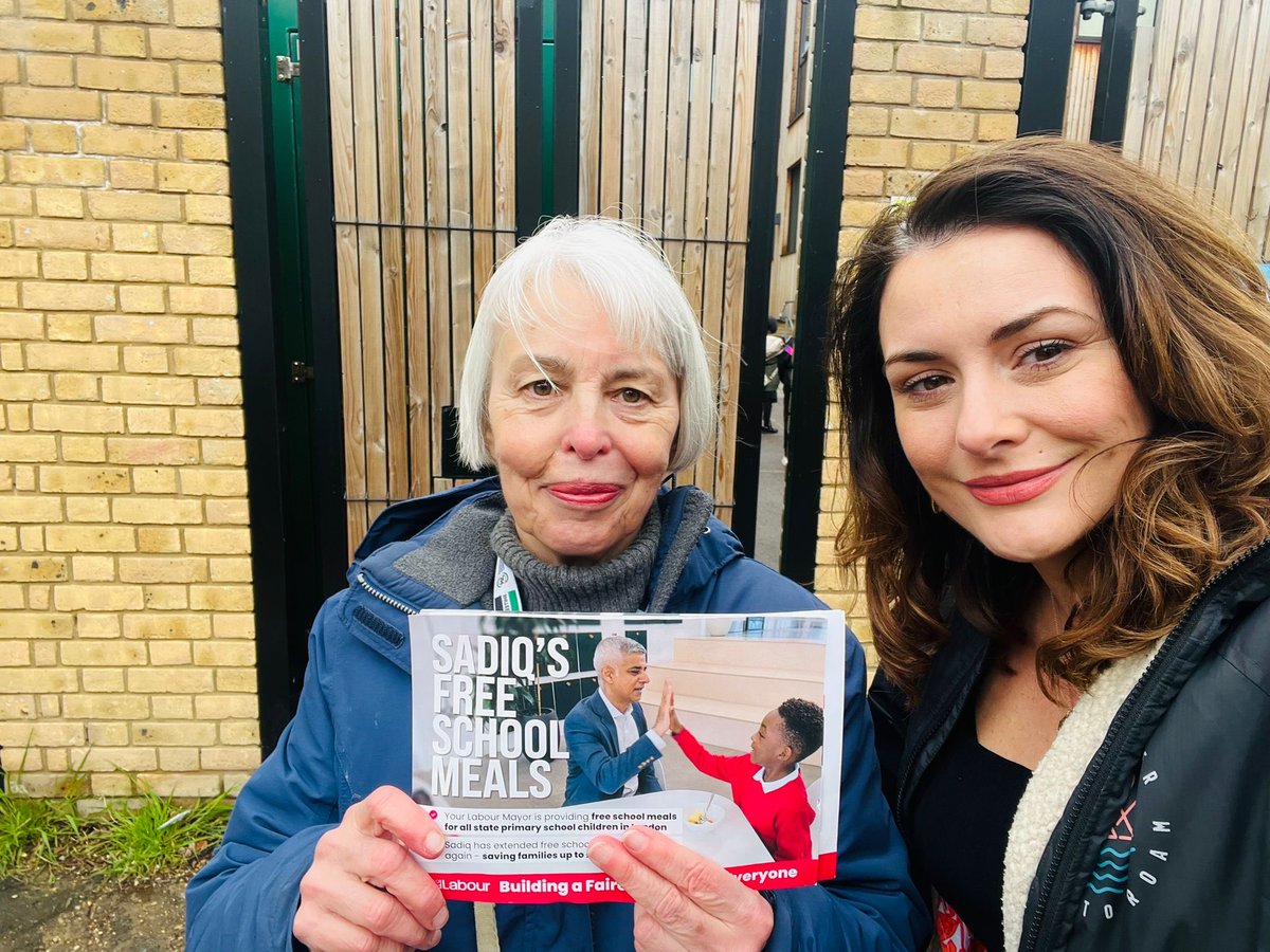 #Hungerisapoliticalchoice
⁦@SadiqKhan⁩ made the right decision funding #FreeSchoolMealsForAll in primary schools in London 👏 👏 👏 
Proven benefits to #health & #educational development for every child. 
⁦@MissClareJoseph⁩ and supporters out speaking to parents today