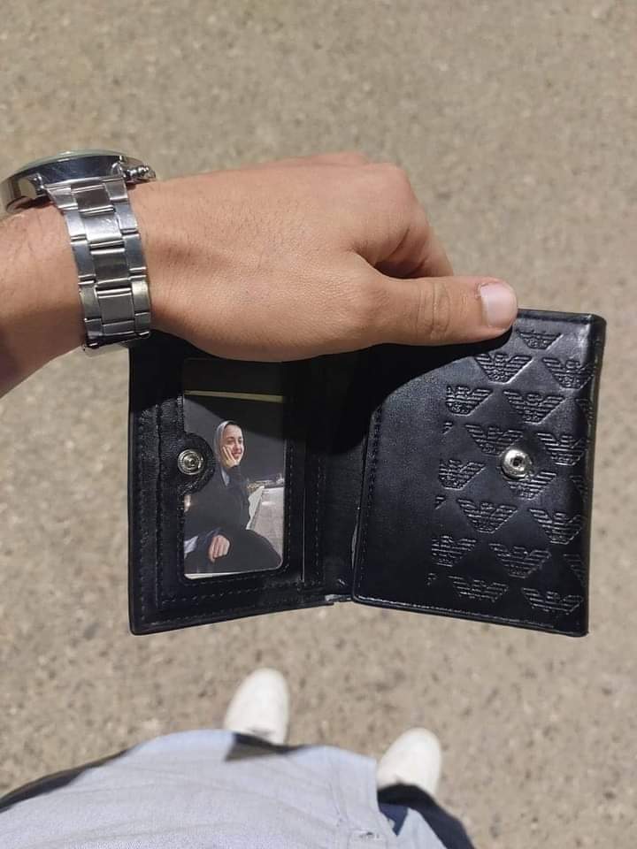 هناك من يستثنيك دائماً، من يجعلك فى مُقدمة أولوياته بل وأهمها