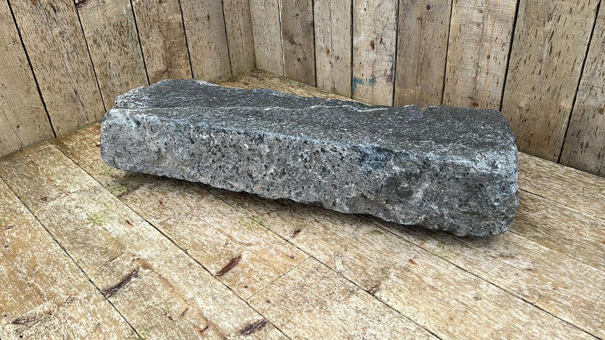 Thinking of repairing your driveway or finishing off a garden project? We have a vast range of reclaimed kerb stones in stock!

Call into the yard or visit our website for more:

architecturalsalvageni.com

#SalvageInStyle #ReclaimedGoods #Builders #NorthernIreland #drivewaydesign