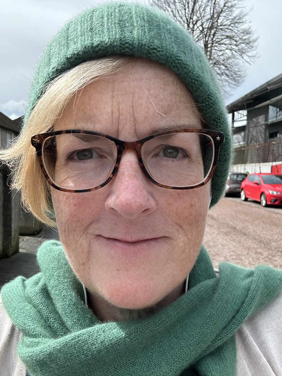 DeasyPamela's tweet photo. Hope you all had a productive Thursday like me, weather turned out good for the afternoon, got 3 walks in, and finished my assignment 😇🥳 project and another assignment to work on next week, my Easter holidays are going well! 😜 #endofyear #Collegelife #Studentexams #easter2024 https://t.co/KnTIRu4kdZ