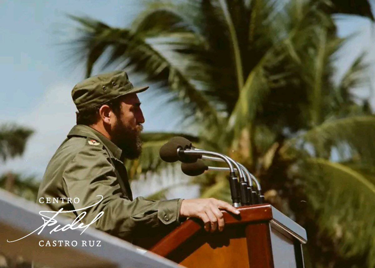 #Fidel:"Los reaccionarios no comprenden que las revoluciones son irreversibles, que las revoluciones marchan a pesar de los errores de los hombres. Porque las revoluciones son superiores a los hombres". #FidelVive