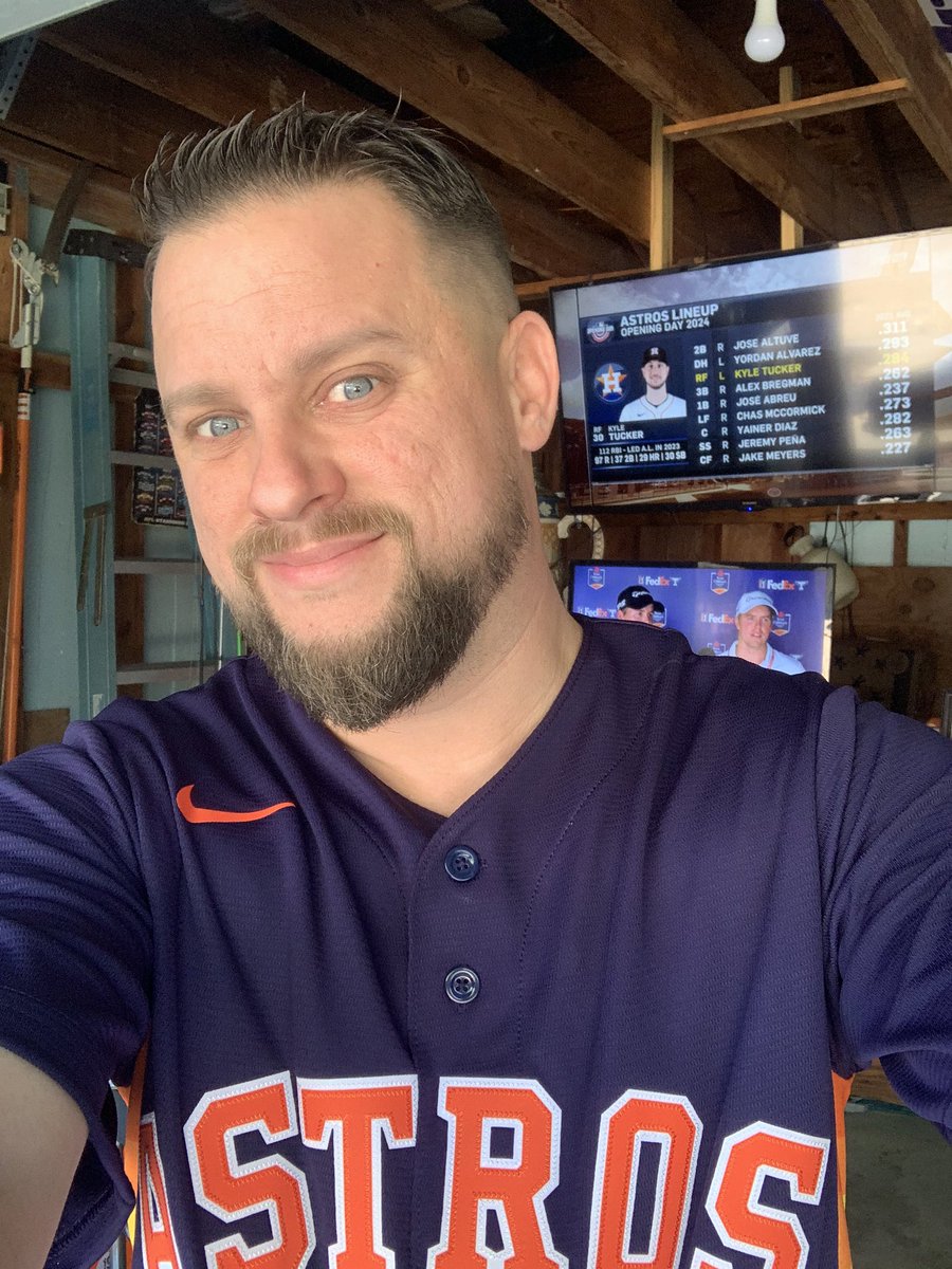 htown_texan's tweet photo. Off till Monday opening day type vibes! LFG! #Astros #HateUs #Relentless https://t.co/BLEFxudEJz