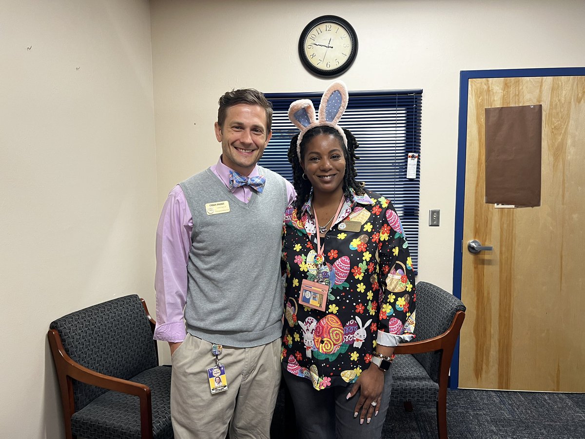 LEEadership Launch: @LeadershipSdlc had a great meeting with Mrs. Graflund, Assistant Principal, @GWeaverHipps 📚. She brings a wealth of knowledge and experience to the school and community. Excited to see the great things she will do! 📈 #LEEadershipLaunch #Lead @LeeSchools