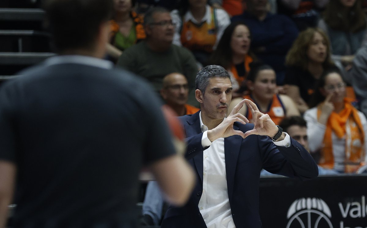 🎙 Habla Rubén 🏆 J26 #LFEndesa @valenciabasket 44 🆚 @CBAvenida 61 🤝 @Pinturas_Isaval Cas 👉 acortar.link/fVq5aa Val 👉 acortar.link/HQ8qw0 Eng 👉 acortar.link/oipErw 📷 @miguelangelpo67