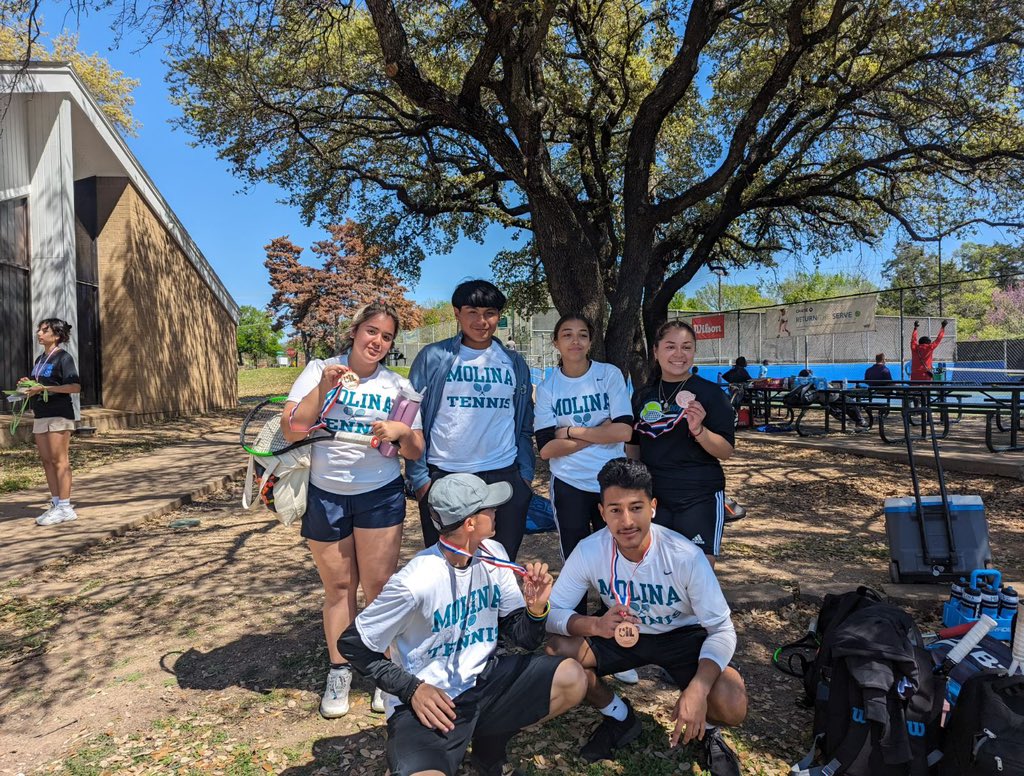 Congrats to Molina tennis for competing and bringing home 3rd place at the district meet. Go Jags ! @dallasathletics @Coachbru3 @JacobNunez27 @MolinaHigh