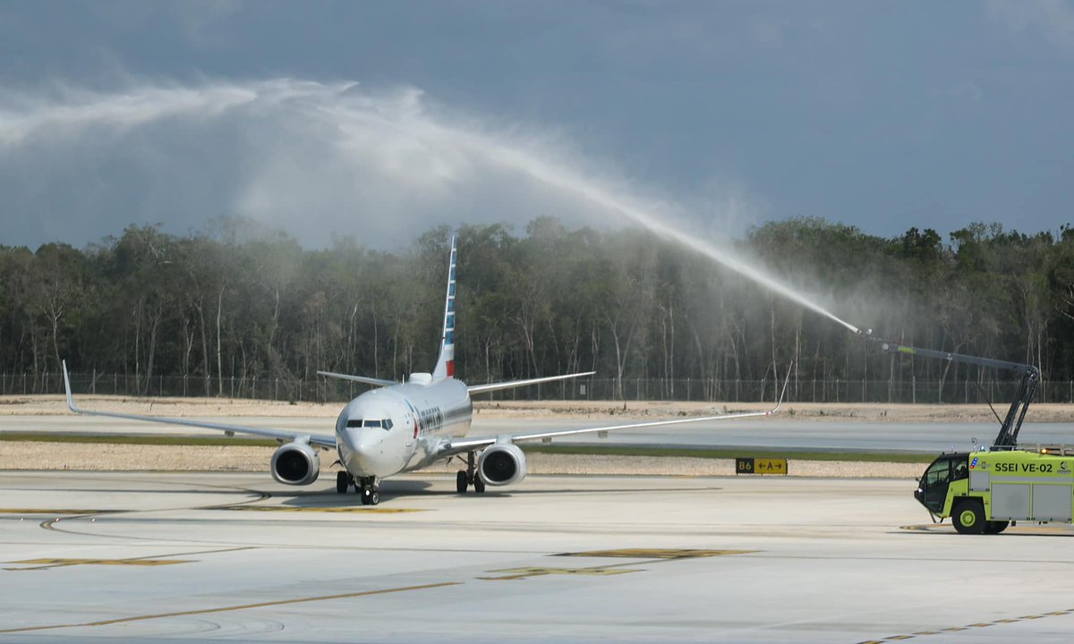 The new Tulum Airport welcomed its first international flights earlier. Both American and Delta started service today; United's flights to TQO start in a few days. More about the airport: airlinegeeks.com/2023/11/30/fir… (Photo: Quintana Roo government)