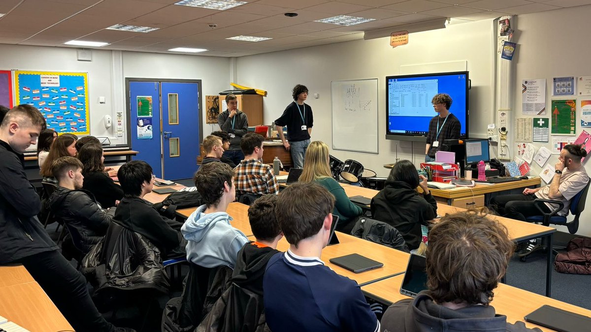 It was lovely to welcome back FP's James, Joe + Oscar this afternoon @CraigmountHS. The Senior Phase Music students found out lots of useful information about different pathways to continue with their Music studies beyond school. Lots of great questions for them too #StudentLife.