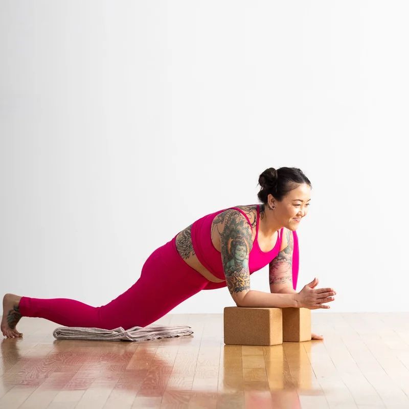 Hip Flexor Exercises (Kneeling): Stretch And Strengthen | Femina.in