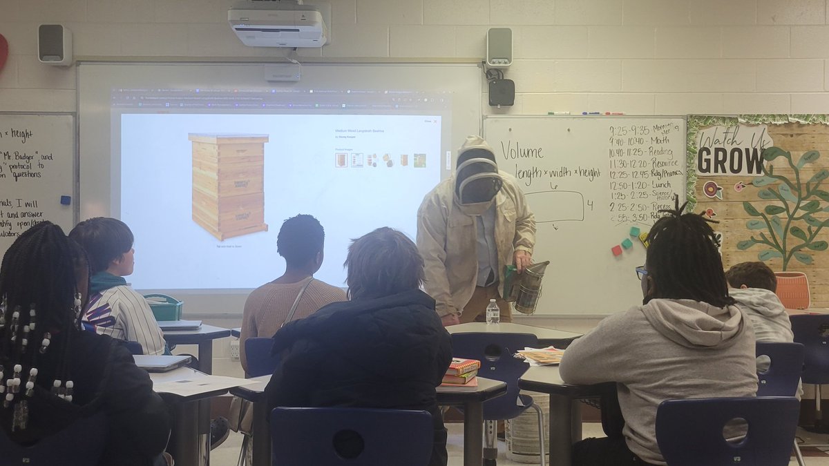 Thank you to Mr. Phelps from Nansemond Beekeepers Association for visiting us! We enjoyed getting the opportunity to learn how bees impact our local ecosystems and how we can help support our bee population! @DrJanetWright @ScienceSPS @KatelynLeitner1