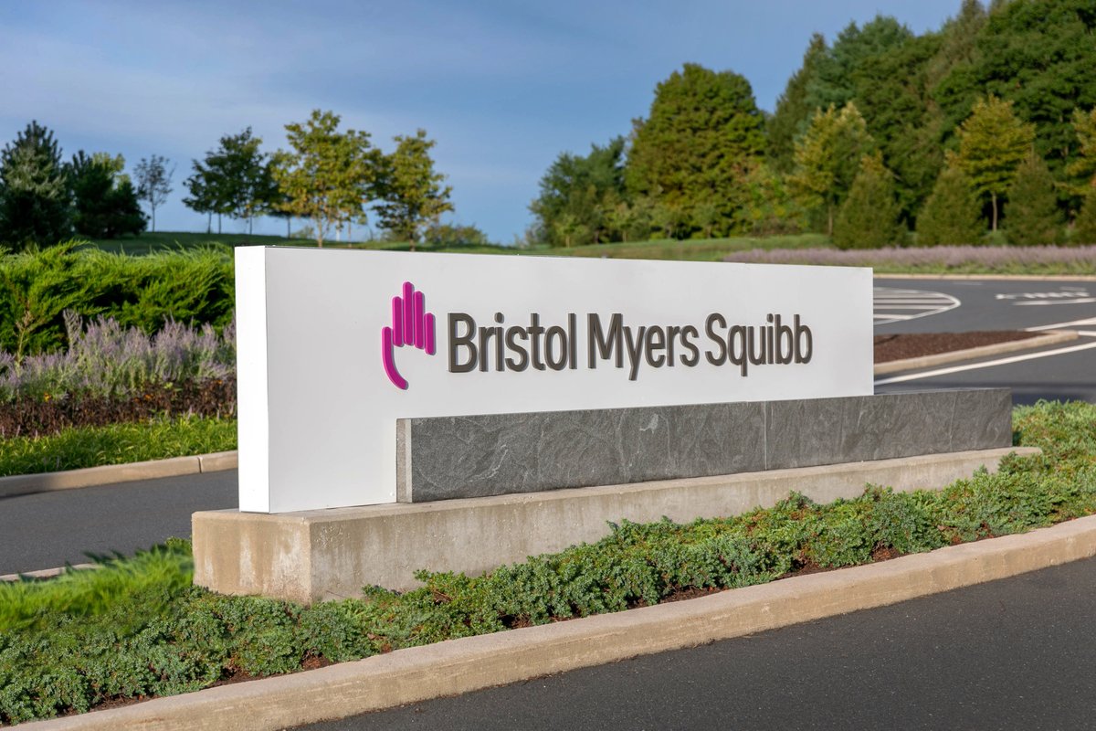 #MEDIA: Announcing positive results from the Phase 3 pivotal KRYSTAL-12 confirmatory trial evaluating a targeted therapy for patients with pretreated KRASG12C-mutated locally advanced or metastatic non-small cell lung cancer bit.ly/43Cx4n4