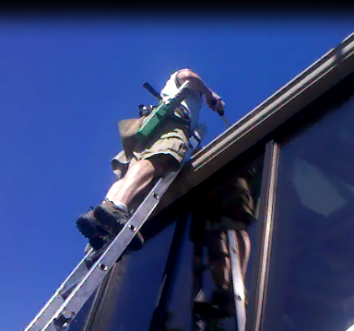 ProCleanWindows's tweet image. Some people think it&apos;s too expensive to hire a professional window cleaner...until they&apos;ve tried to do it themselves or hired an amateur. Here are some real reasons to bring in the pros...
seattleprowindowcleaner.com/hire-a-profess…