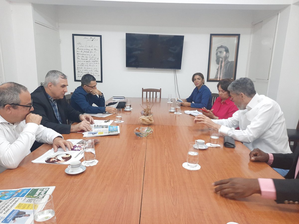 Ministro @EdMartDiaz de @citmacuba recibe al Sr. Miguel Mejía, Ministro para Políticas de Integración Regional de República Dominicana. Avanzan las conversaciones para materializar asesoría de Cuba en la esfera medioambiental.