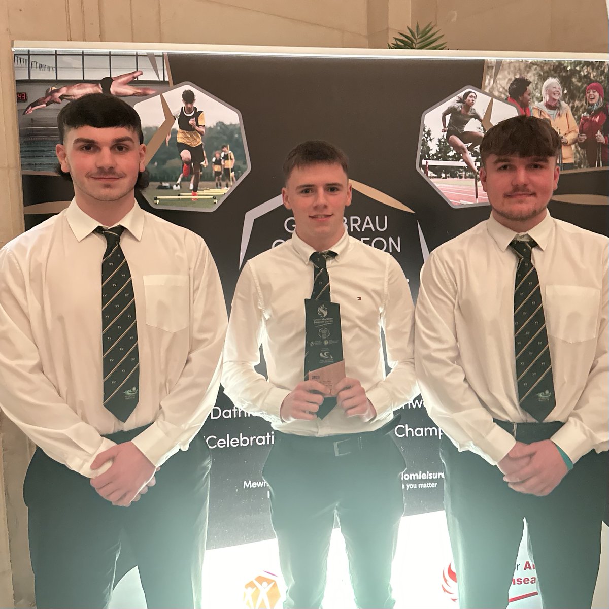 The winners of School Team of the Year sponsored by @GowerCollegeSwa are Ysgol Gyfun Gwyr Senior Rugby Team 🎉