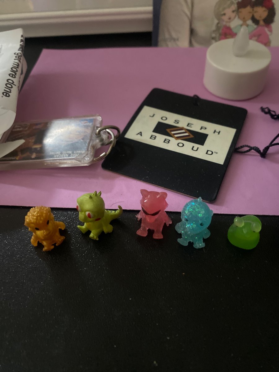 Raterella's tweet image. #vfriends available, concord NH #Unos , #93ex14