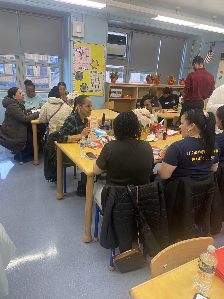 District 14 Family Institute Session 1 : Using decodable texts and specific strategies to support their child at home! @DOEChancellor @ruxdanika @District14Supt #NYCReads