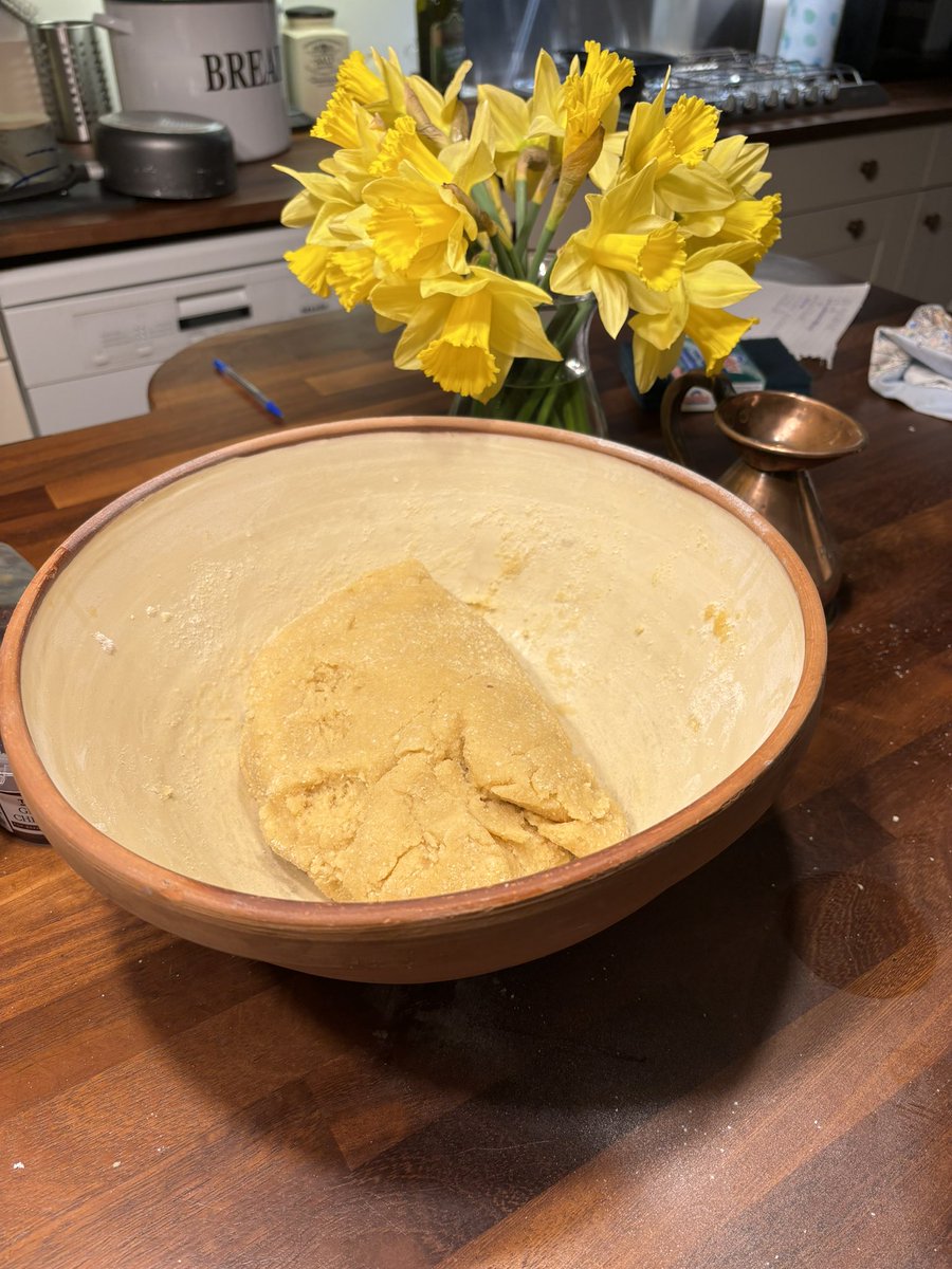 This may not look like much but I am sharing with you here one of the BEST EVER culinary secrets of the universe. 💫 Homemade marzipan 💫 Takes 20 mins. Absolutely scrumptious (and you know what’s in it. ) Simnel cake to follow .. Well it is Easter after all.