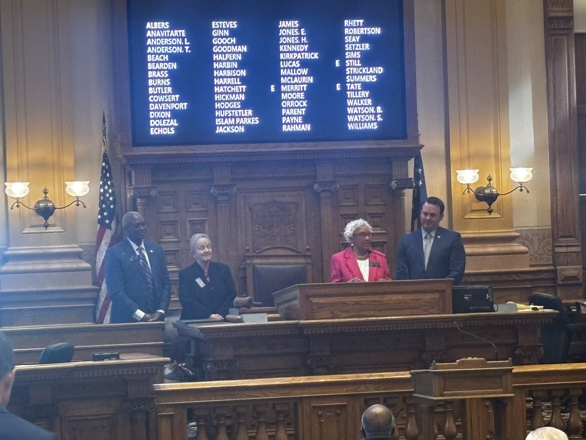 Senate Minority Leader Gloria Butler, the chamber’s top Democrat, bids her colleagues farewell. “This has been the most remarkable experience of my life … We have the power to make this state a better place and that’s what we work toward every day.” #gapol