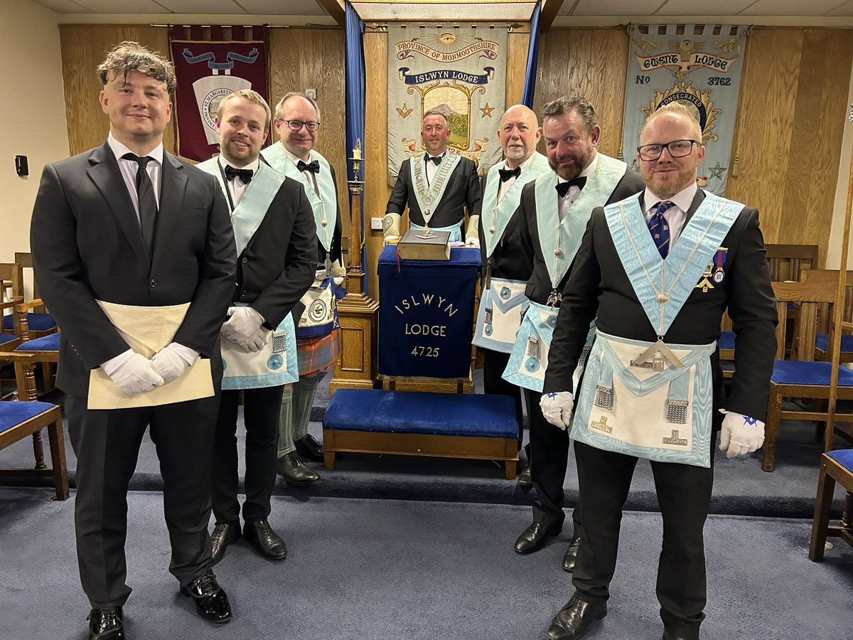 Contrasting experience of #freemasonry at Islwyn Lodge 4725 last night, but both equally important for our #future. WBro Howard Luff received his 50-year certificate from WBro Byron Thomas, and the officers delivered a first class initiation of Bro Scott Hennessy #friendship 👏👏