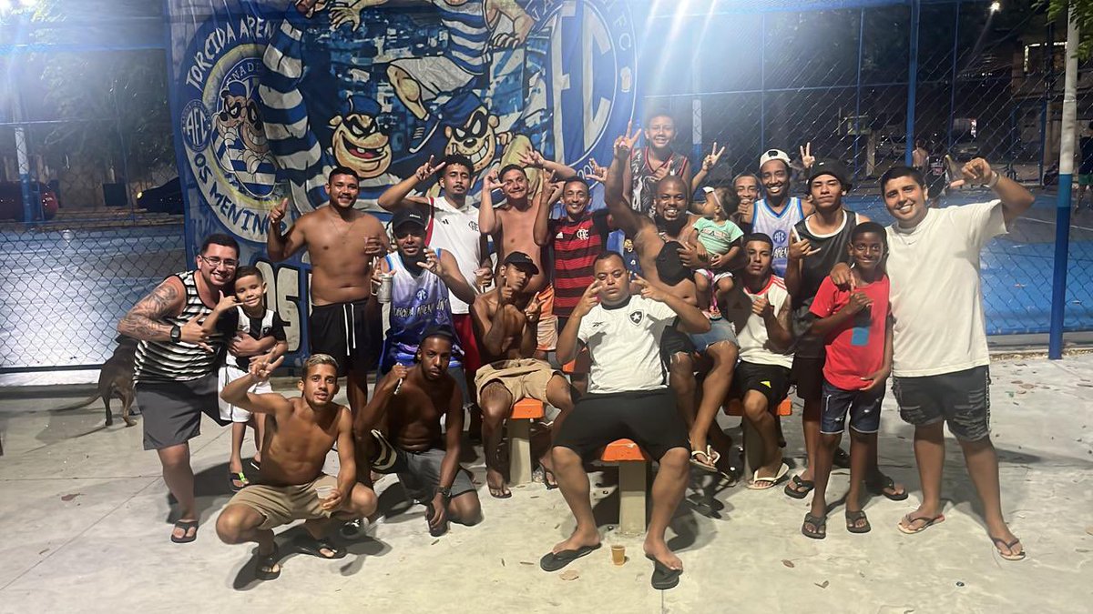 Nossa primeira reunião. Carnaval é rua ! 🎉