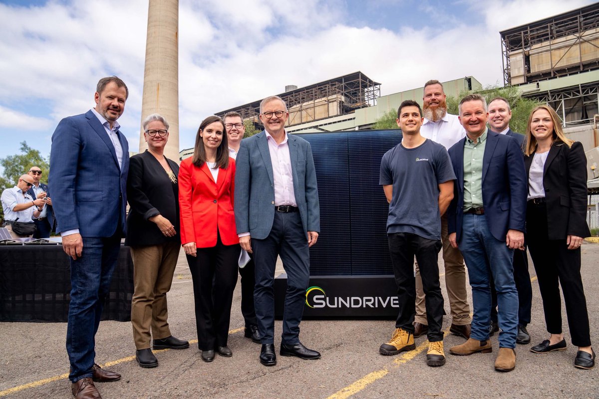 The Liddell Power station employed hundreds of people from the Hunter with good jobs. Yesterday the great Australian company @sundrivesolar announced they would move to begin making Aussie made solar panels on the same site, employing more people than the power station did.…