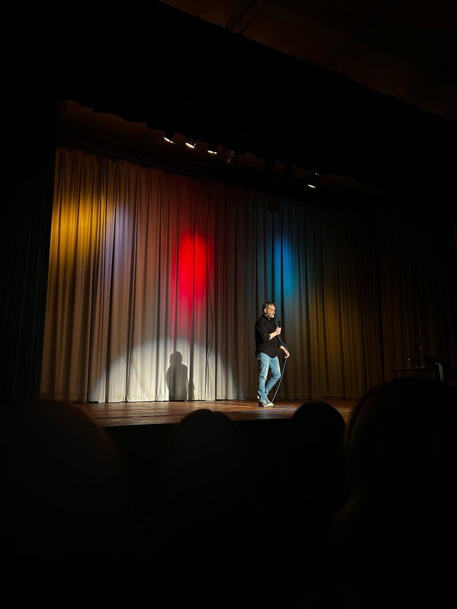 On Saturday I did the biggest/most important gig yet - a charity gig in my hometown raising money for Alaw Ward <a href="/awyrlascharity/">Awyr Las: The North Wales NHS Charity</a> in memory of my Mum
We raised an incredible £9,067 and I can’t thank people enough
We had the most amazing acts who I absolutely adore
Diolch pawb ❤️