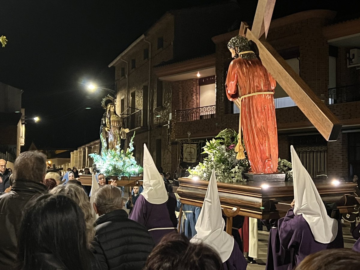 InternautasTude's tweet photo. ✝️ Procesión del Encuentro
Jueves Santo 🙏🙏🙏
#semanasanta2024
#veracruztudelila https://t.co/L2AkhbzngZ