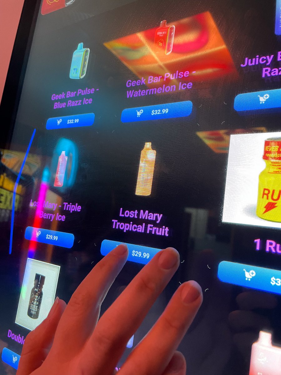 Nightlife simplified with the click of a button👏🏻🪩
#vendingmachines #vendingmachinebusiness