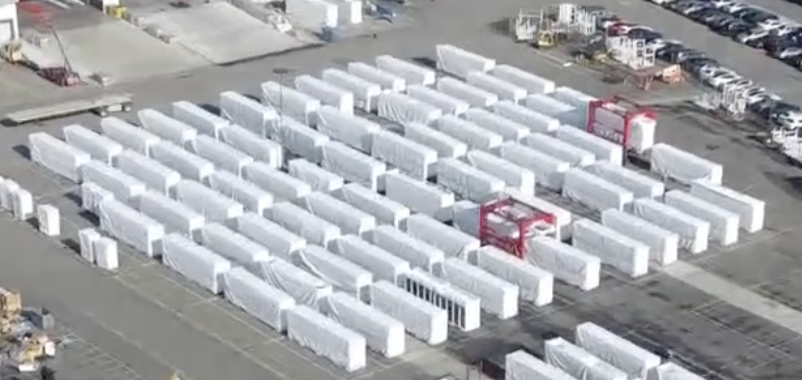 SawyerMerritt's tweet photo. NEWS: A record 446 Tesla Megapacks worth ~$700M spotted at their Lathrop Megafactory today, a 31% increase vs the previous record.

Tesla's Energy Generation and Storage business profits nearly quadrupled in 2023. Revenue was $6B last year.

Video: https://t.co/RWeyjXONeE https://t.co/8lrq9ZFAiB