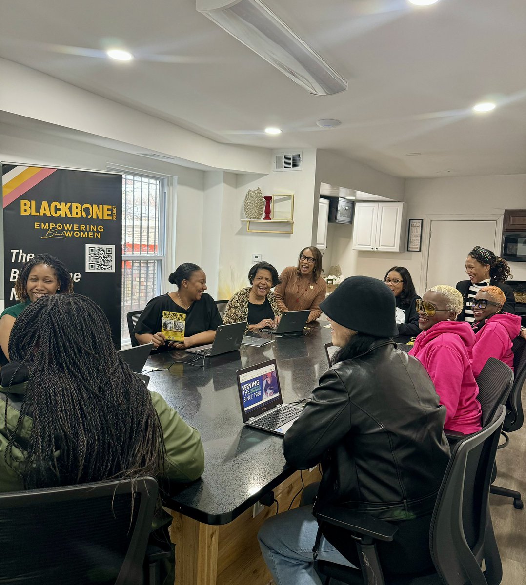 As #WomensHistoryMonth comes to a close, @CHCTDC begins a new chapter with the launch of the #BlackBoneProject HQ— a co-working hub for black women entrepreneurs, fostering innovation & growth in Wards 7 and 8. Congrats to #CongressHeights on this historical launch! 🎉 #DCisOpen