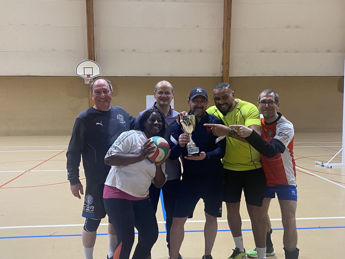 Très sympathique tournoi de #volleyball des #élus du ce soir à #Caudebec. C’était la 2e édition organisée par le #COREVolley et #Cleon succède à Caudebec au palmarès des vainqueur ! Bravo et merci à tous les collègues engagés et aux #bénévoles du club pour ce bon moment !