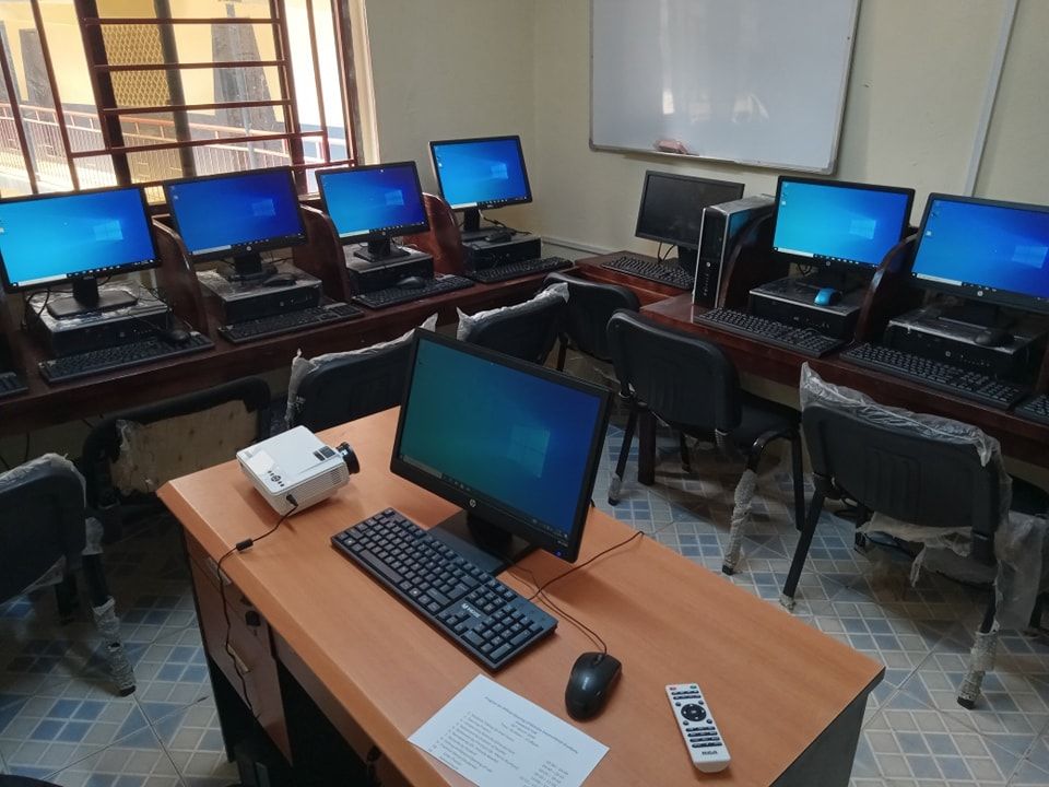 kimmieweeks's tweet image. Earlier this week, I was thrilled to be in Sierra Leone to launch YAI's computer lab at the Romans International Academy.  Our mission: to equip every high school in Liberia and Sierra Leone with a computer lab. 
More information online at:  buff.ly/4aAQ5c3