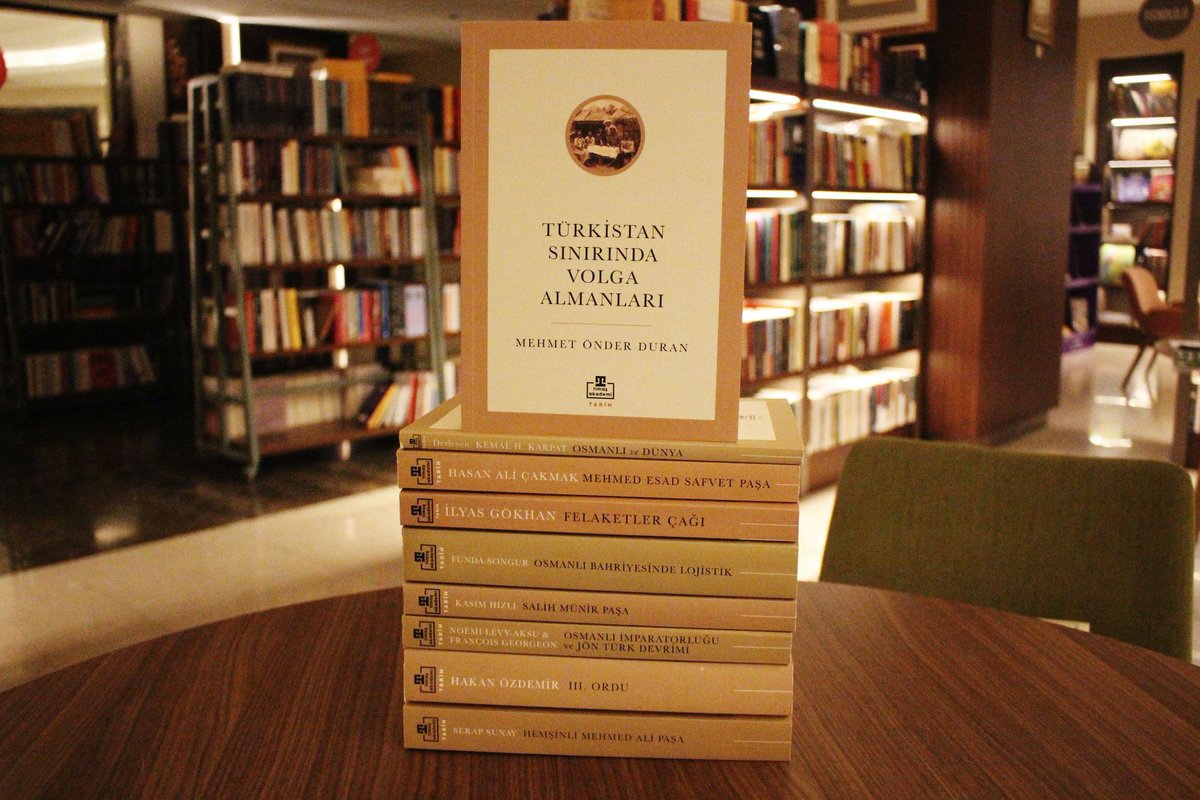Timaş Akademi, başlı başına bir kütüphane 👍 Serinin tüm kitapları #TaksimKitabevi'nde 📚🌻 📍Taksim Kitabevi - Beyoğlu #TaksimCamii Külliyesinde