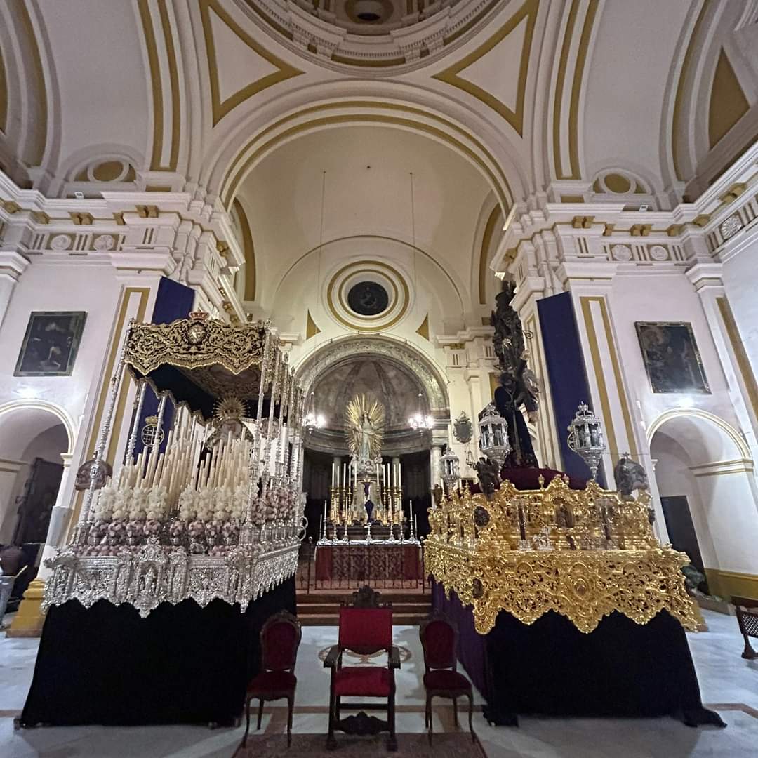 ArahalTN's tweet photo. #SemanaSantaArahal2024

Ya están preparados los pasos de Nuestro Padre Jesús Nazareno y Nuestra Señora de los Dolores para realizar la estación de penitencia por las calles de Arahal en la madrugada de este Viernes Santo. 

📸 Hermandad de Jesús Nazareno de Arahal https://t.co/5RtoeMUEhF