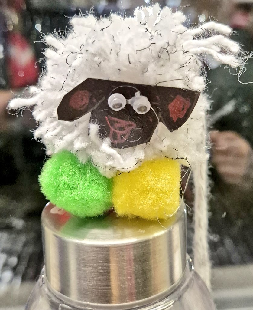 Happy Easter!! 🐰 🐣 

Some super fluffy spring sheep made tonight!