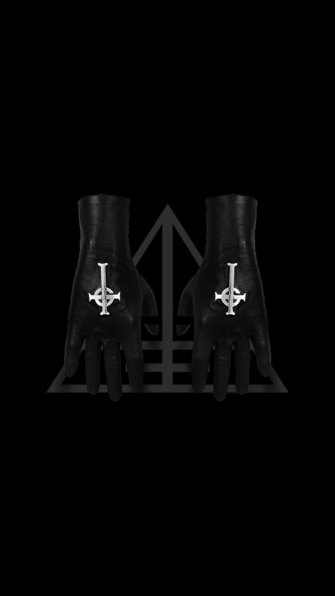 Holy shit. The Copia Bones Cross Gloves back from the dead and gone in an instant.

majestyblack.com/products/the-c…