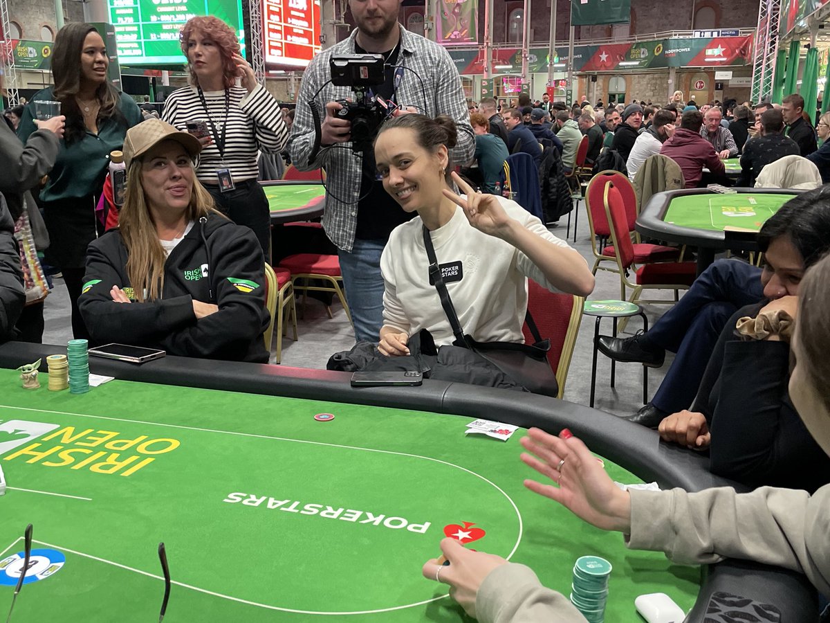 After losing a big pot on the bubble of the €250 @Irish_PokerOpen Ladies Championship, @MarleSpragg sneaked into the money with just 500 chips with the bb at 8,000 🤯 Congrats, Marle 👏👏👏