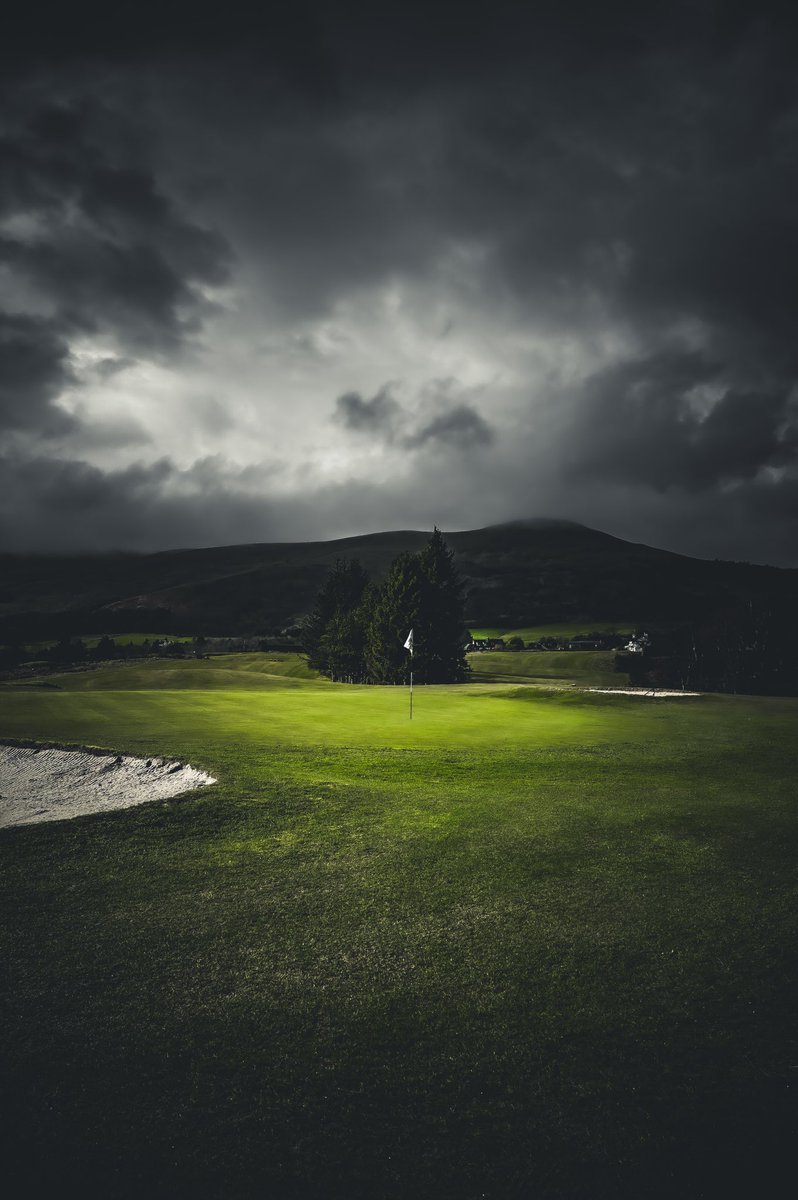 Lovely day for it #golf <a href="/StormHour/">#StormHour</a> #nikon
