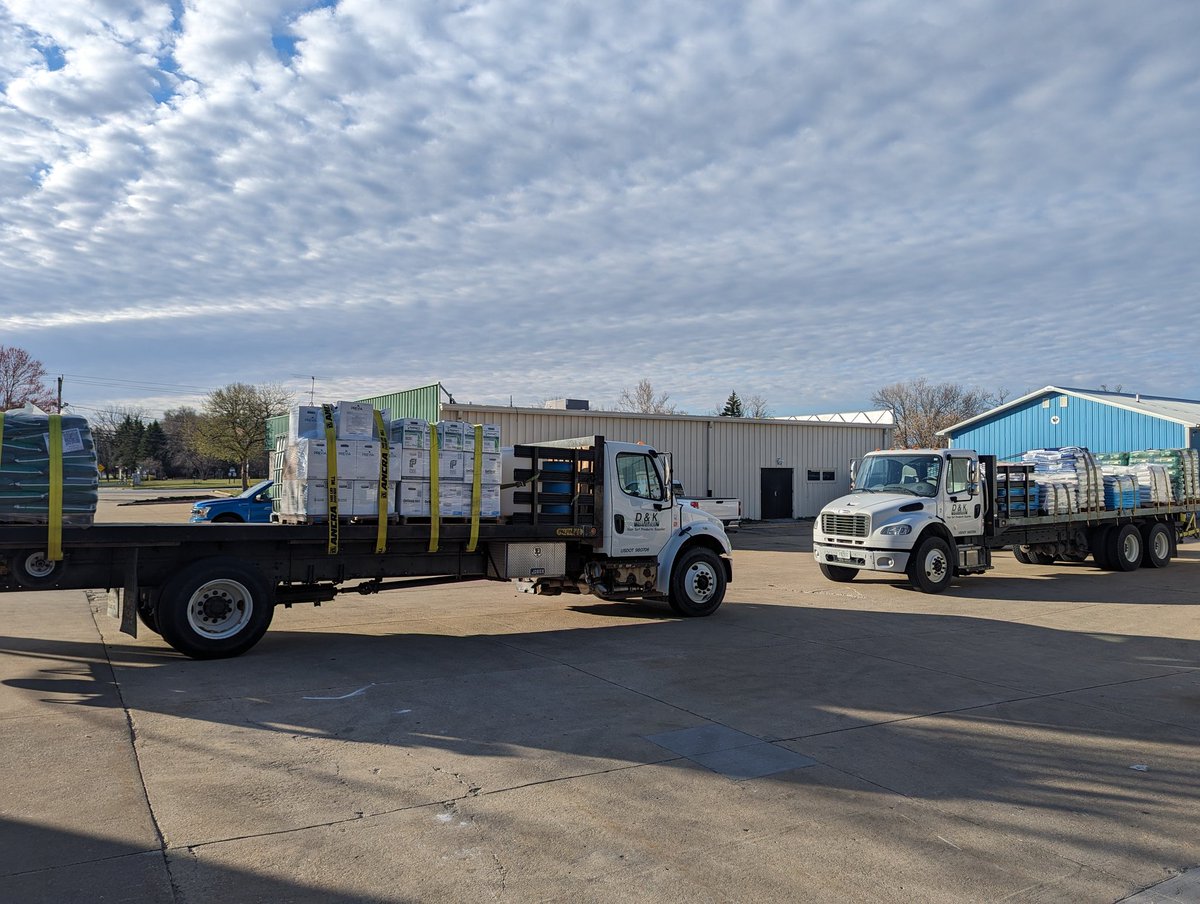 MattNielsenDK's tweet photo. Bettendorf guys are killing spring rush this year. 332 pallets out between last week and the week before. Thanks to Rich and Luke for delivering everyone of those pallets, Andy for putting all those pallets together, and Nicol, Josh and Charlie for keeping our shed full! Thank u! https://t.co/P1hIYi6kAV