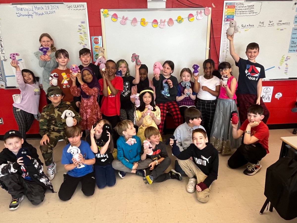 kyrasclassroom's tweet photo. Wishing everyone a restful spring break & hoppy Easter from my sweet grade 3 bunnies!!! 🐰♥️ #BetterTogether #MulticulturalMonth @StTeresasSchoo1 https://t.co/vEewyP357K