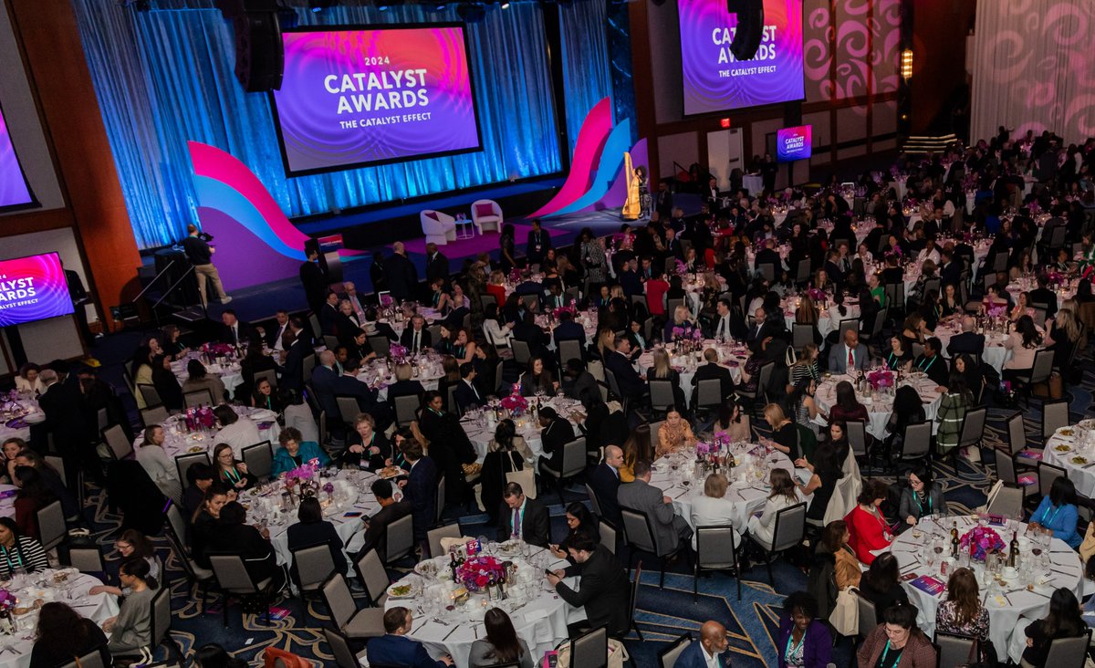 I recently had the honor of serving as the Dinner Chair at the @CatalystInc Awards in NYC, sharing the stage with @lauranewi_kpmg to recognize the winners and celebrate all those who are coming together to advance a more inclusive and equitable workplace. #CatalystAwards