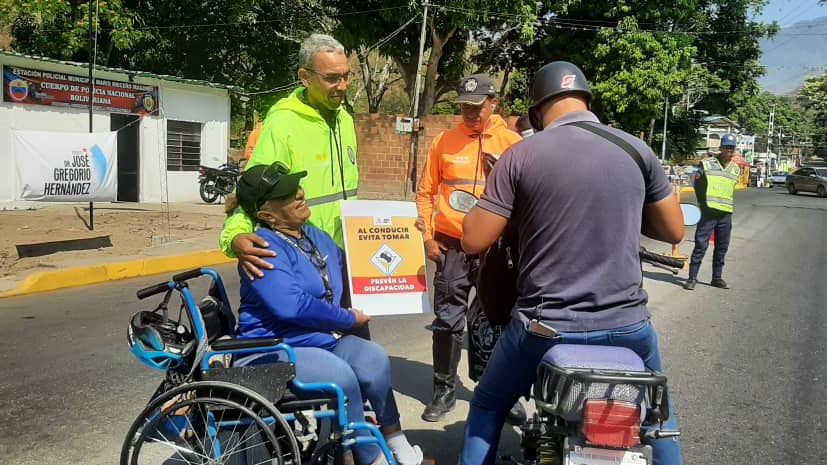 Cumpliendo orientaciones del Pdte. <a href="/NicolasMaduro/">Nicolás Maduro</a> acompañado de los organismos del estado, en despliegue del dispositivo Semana Santa Segura 2024 desde la Alcabala "El Limon", Carretera Maracay-Ocumare de la Costa, Edo. Aragua. en la Campaña "Prevención de la Discapacidad"
#28Mar