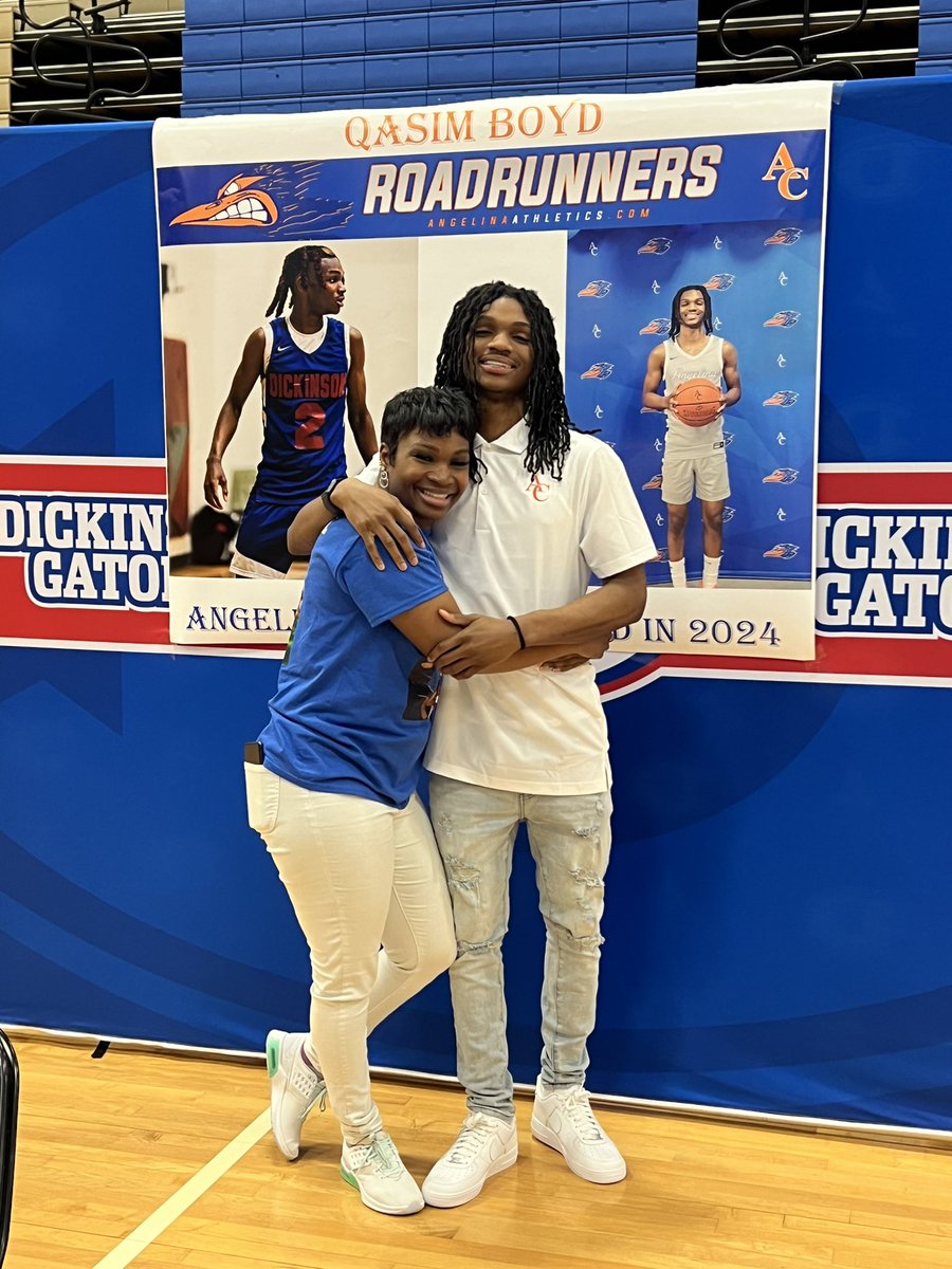 QasimBoyd_2's tweet image. Couldn’t ask for a better signing day thank you @gators_bb for an unforgettable 4 years onto the next chapter.💙💙 #goroadrunners