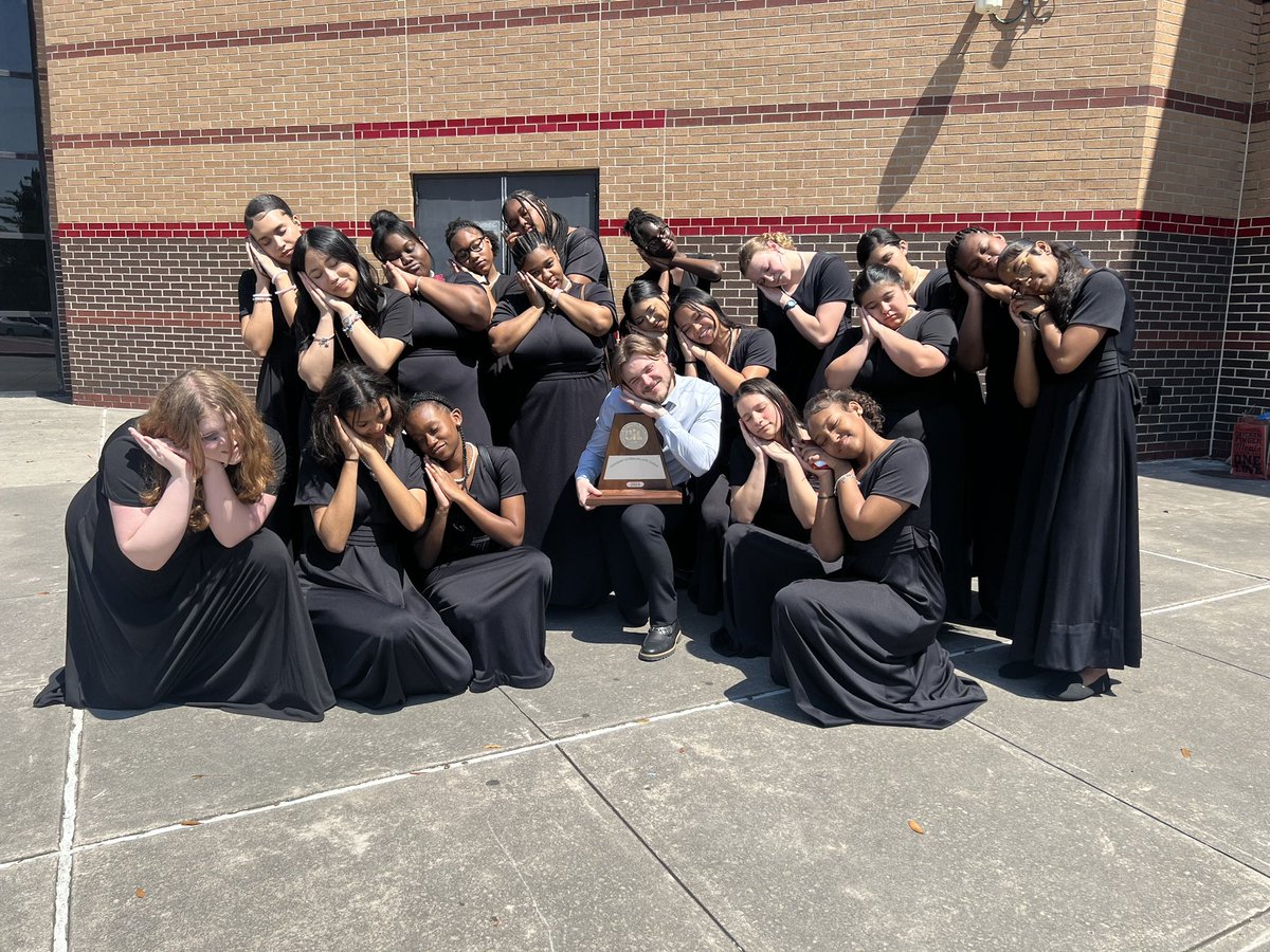 Treble Choir-We couldn’t be more proud of you. You have worked so hard this year-many of you having never been in Choir before. SWEEPSTAKES!!! Fantastic job!! We ❤️ you! @HumbleISD_SCHS @HumbleISD_Arts @HumbleISD