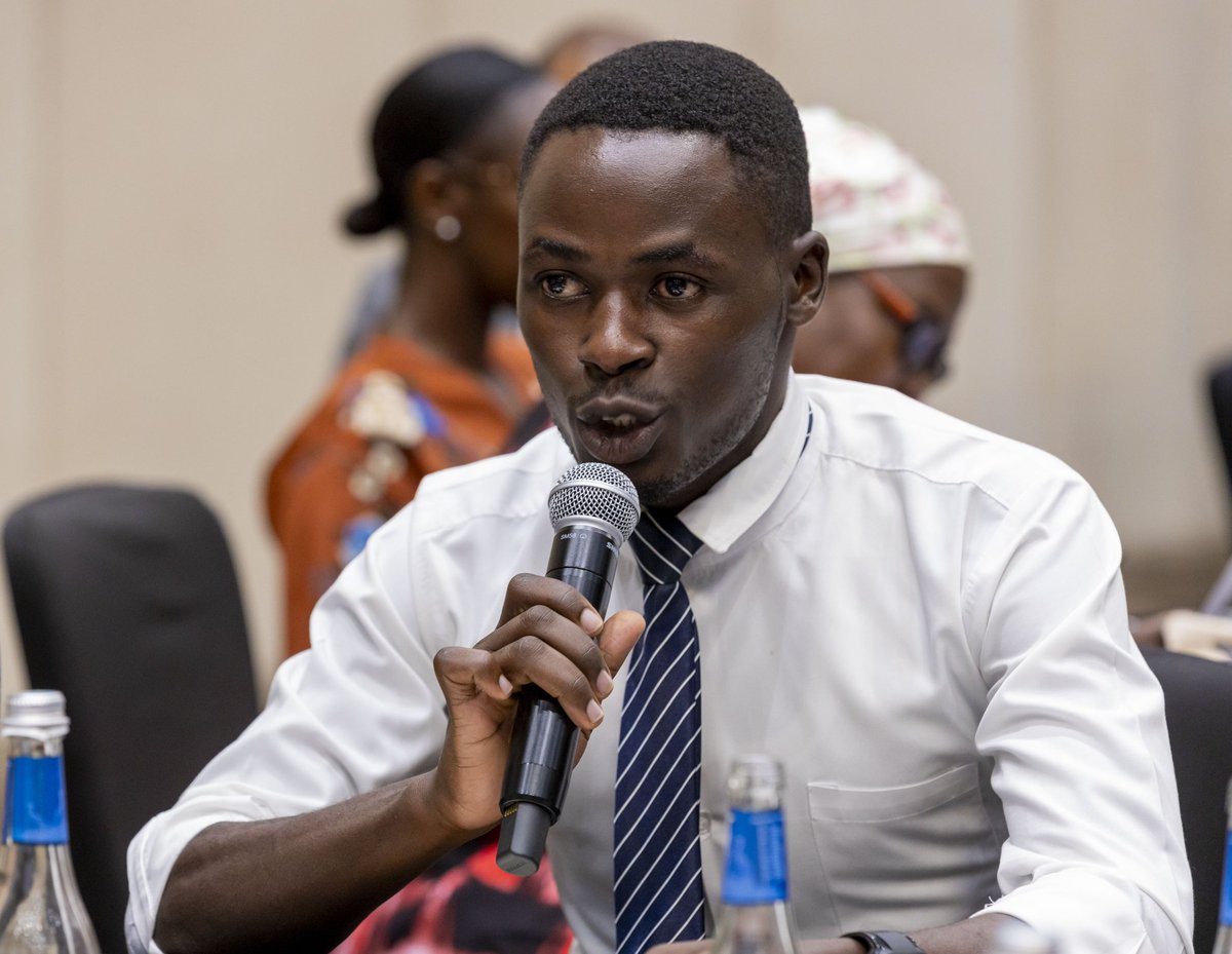 medsar_rwanda's tweet photo. Today, @medsar_rwanda joined @RwandaHealth and other partners to discuss on the progress of the 4x4 Reform.

The reform aims at quadrupling #Rwanda's HCWs in 4 years to meet the @WHO recommendation of at least 4 HCWs per 1,000 population density.

#RwandaWorks🇷🇼
#HealthForAll https://t.co/MWxsvjgr4T