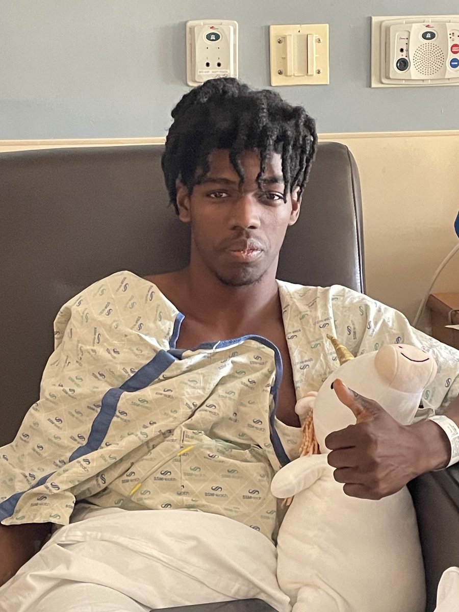 Quay wants everyone to know that he is okay after successful surgery to repair his lung. Coach Groves &amp; I were able to visit him today. He is a valued member of our team &amp; we look to see him back on his feet soon. All thoughts &amp; prayers for a speedy recovery are appreciated 🐆🦾