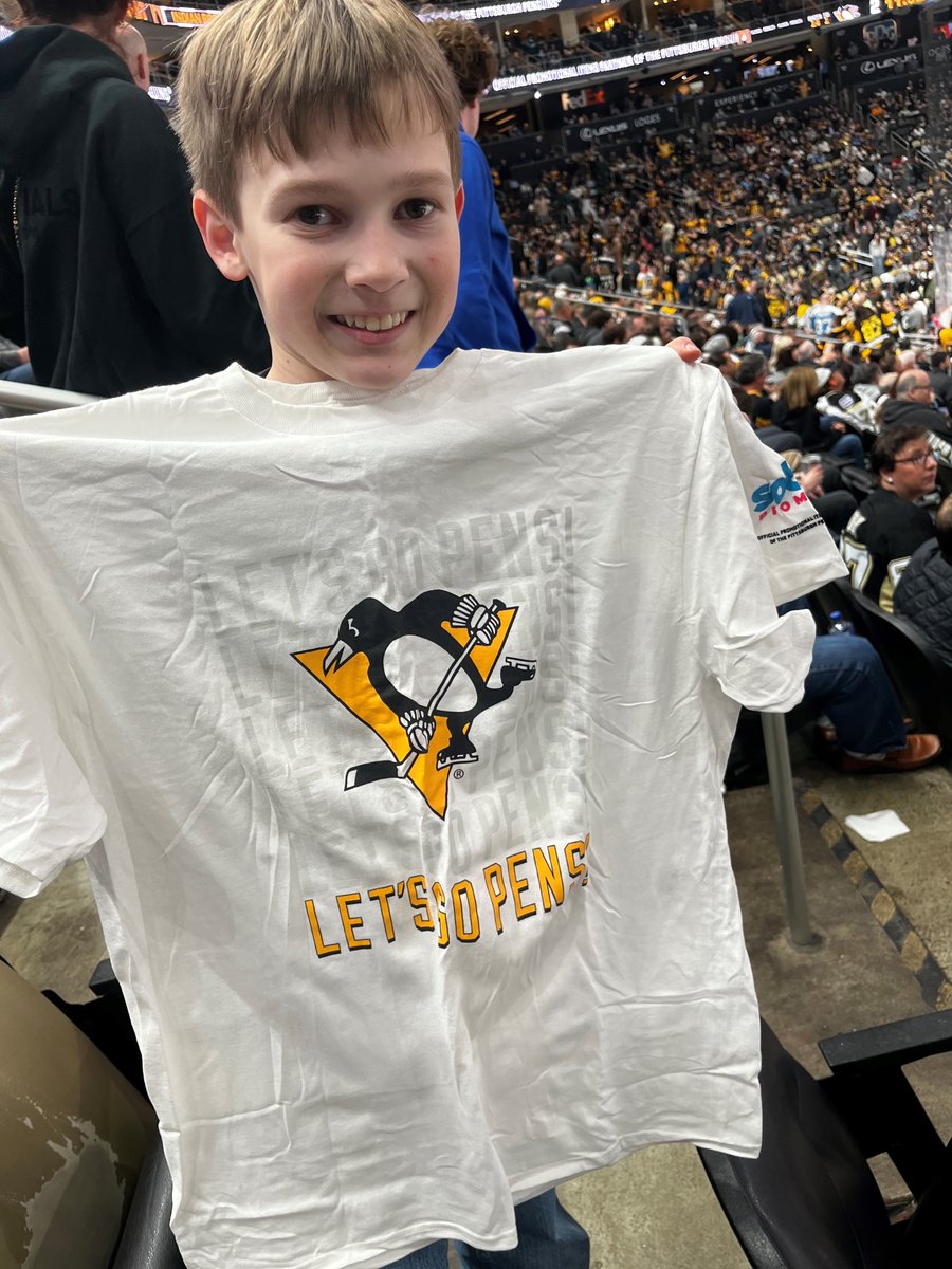 Their enthusiasm helped cheer on the @penguins at last night's game! 🏒